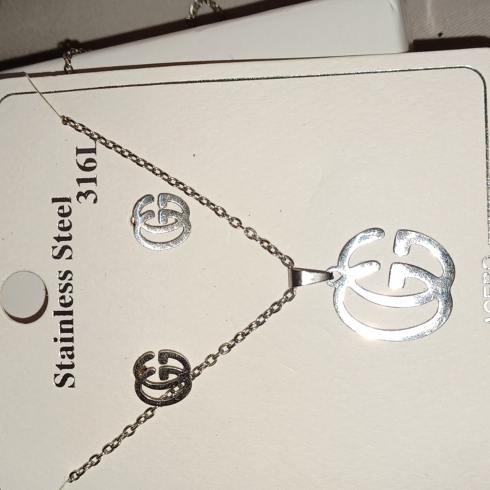 Necklace set